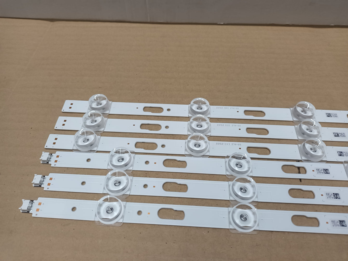 SAMSUNG UE50AU7175U, KIT 6 TIRAS DE LED, (ref-149)
