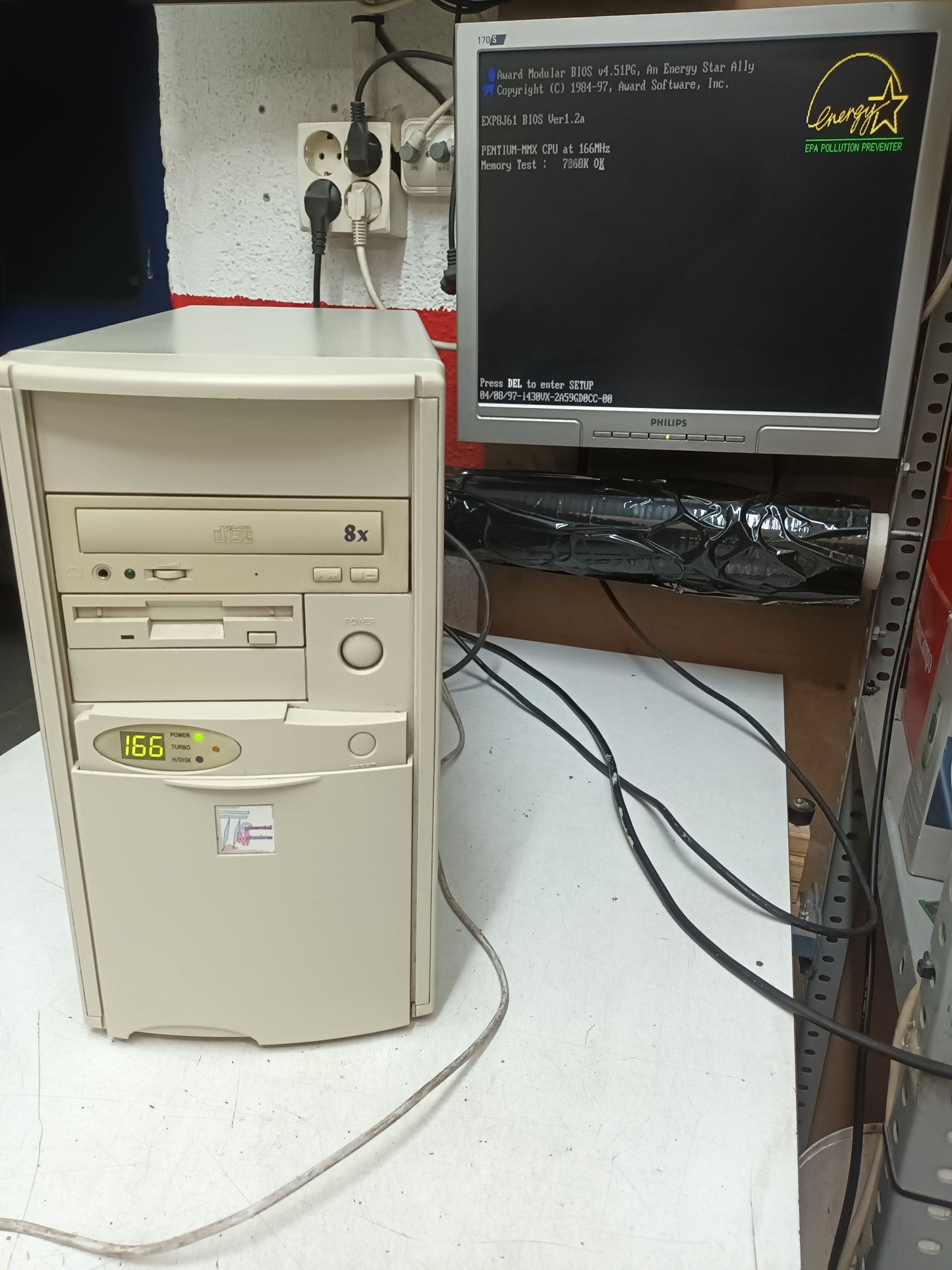 n-8, pc retro PENTIUM MMX, 166MHZ