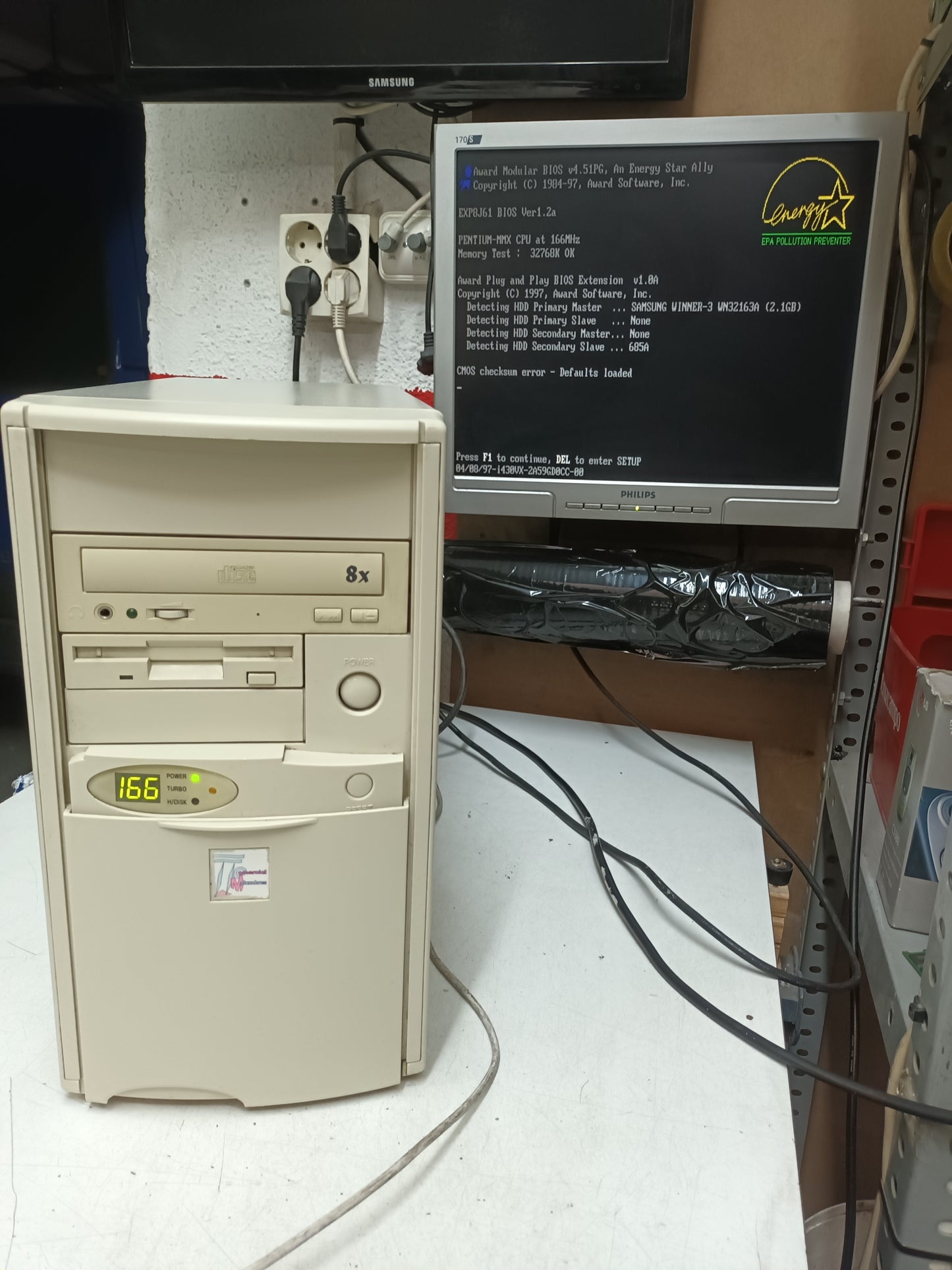 n-8, pc retro PENTIUM MMX, 166MHZ