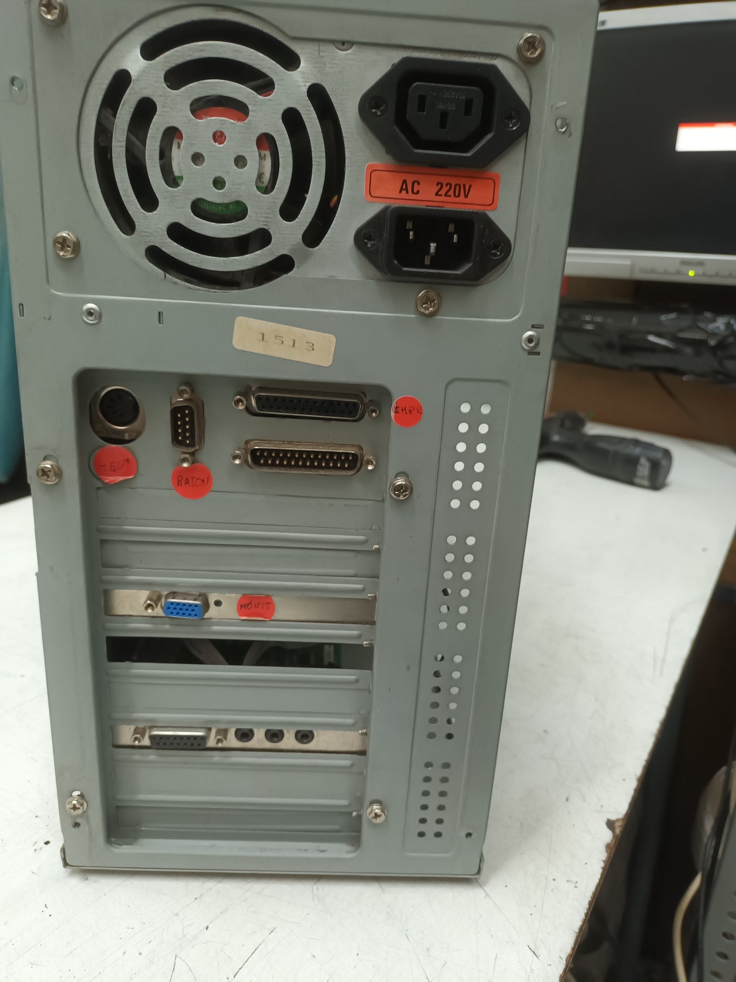 n-8, pc retro PENTIUM MMX, 166MHZ