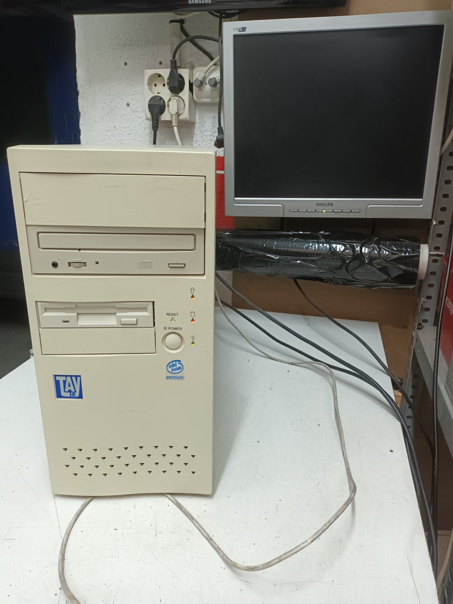 n-9, pc retro PENTIUM S, CPU AT 133MHZ
