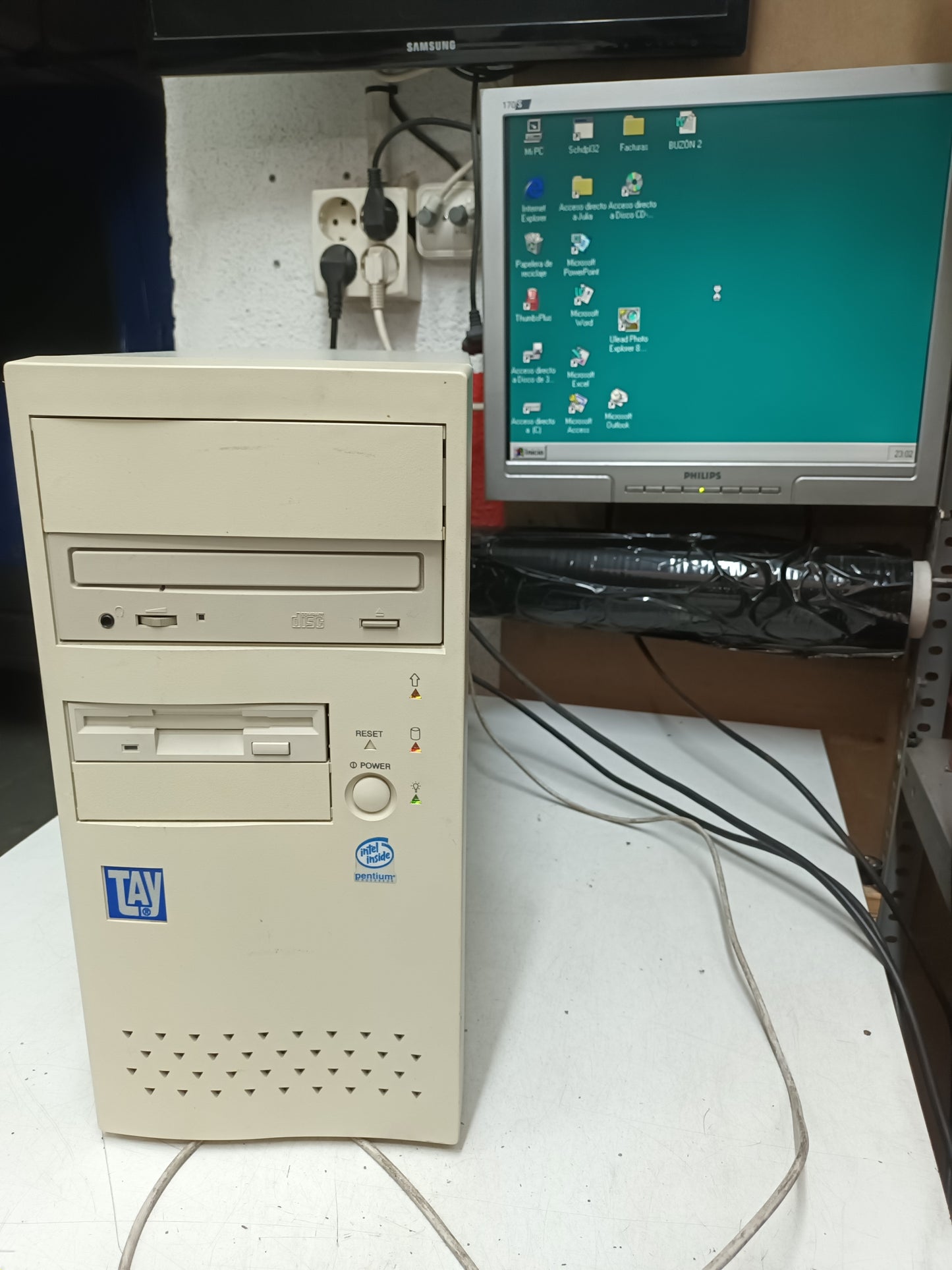 n-9, pc retro PENTIUM S, CPU AT 133MHZ
