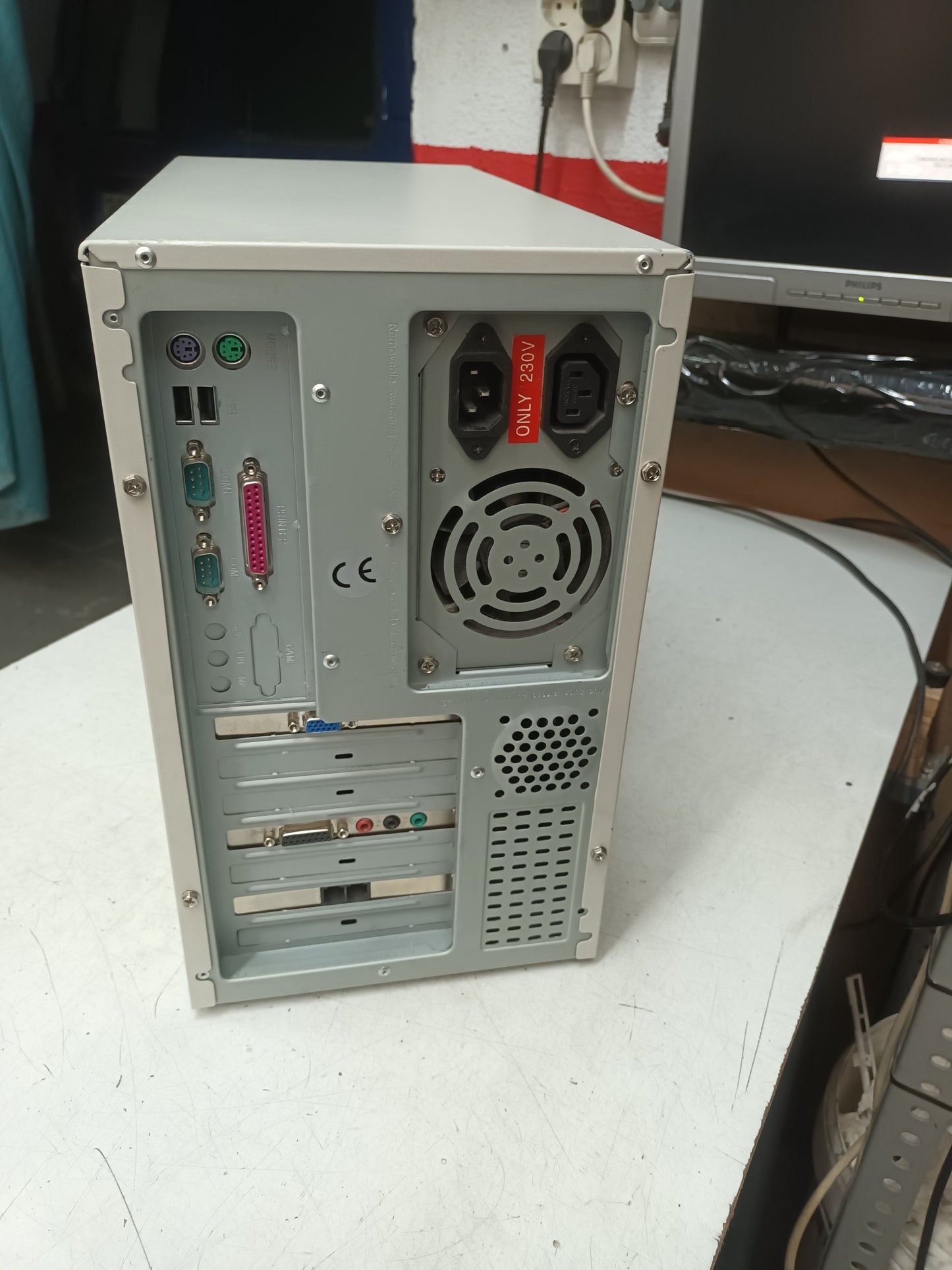 n-6, pc retro PENTIUM III, 550MHZ, con W98,(ref.6)