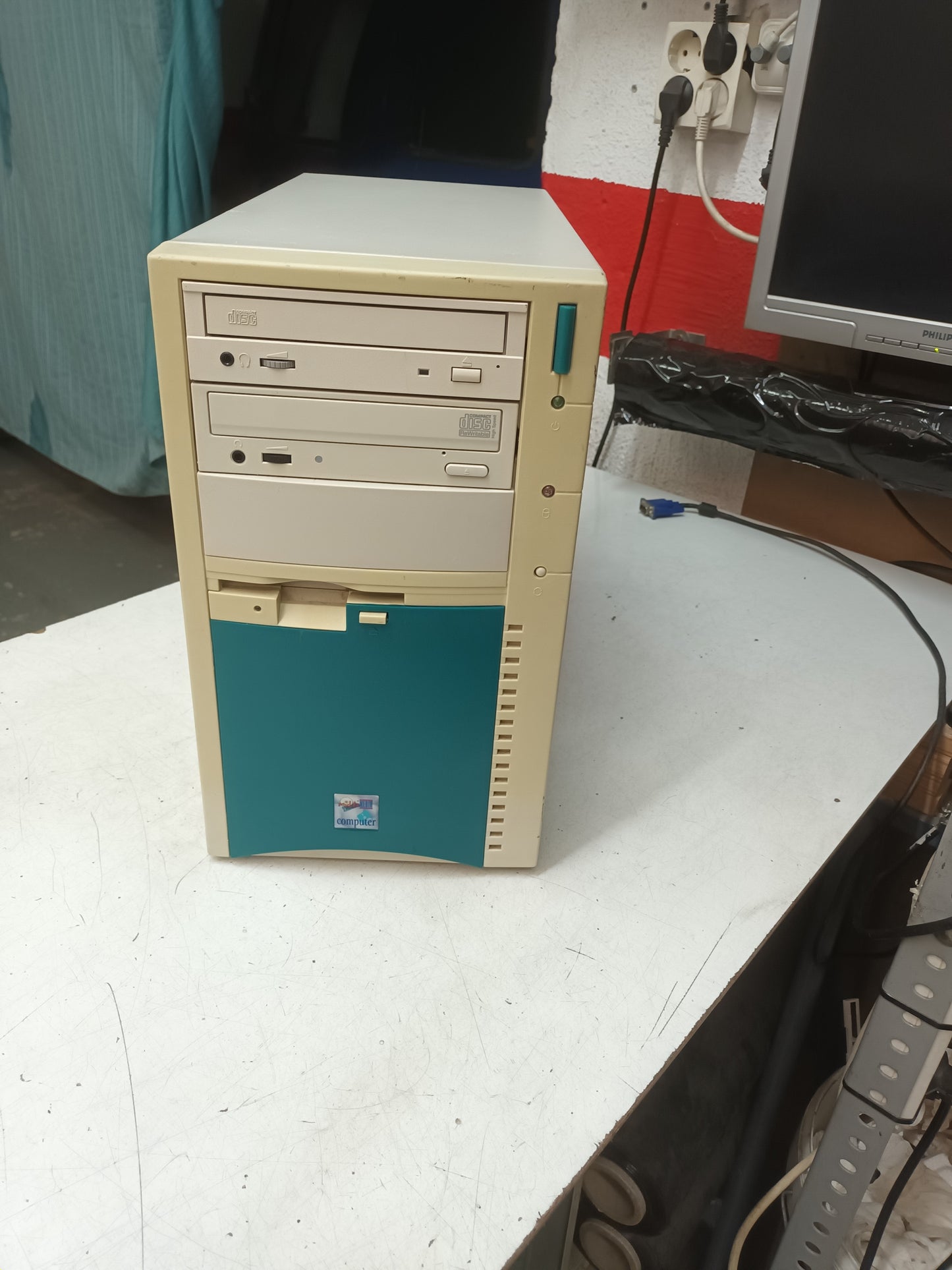 n-6, pc retro PENTIUM III, 550MHZ, con W98,(ref.6)