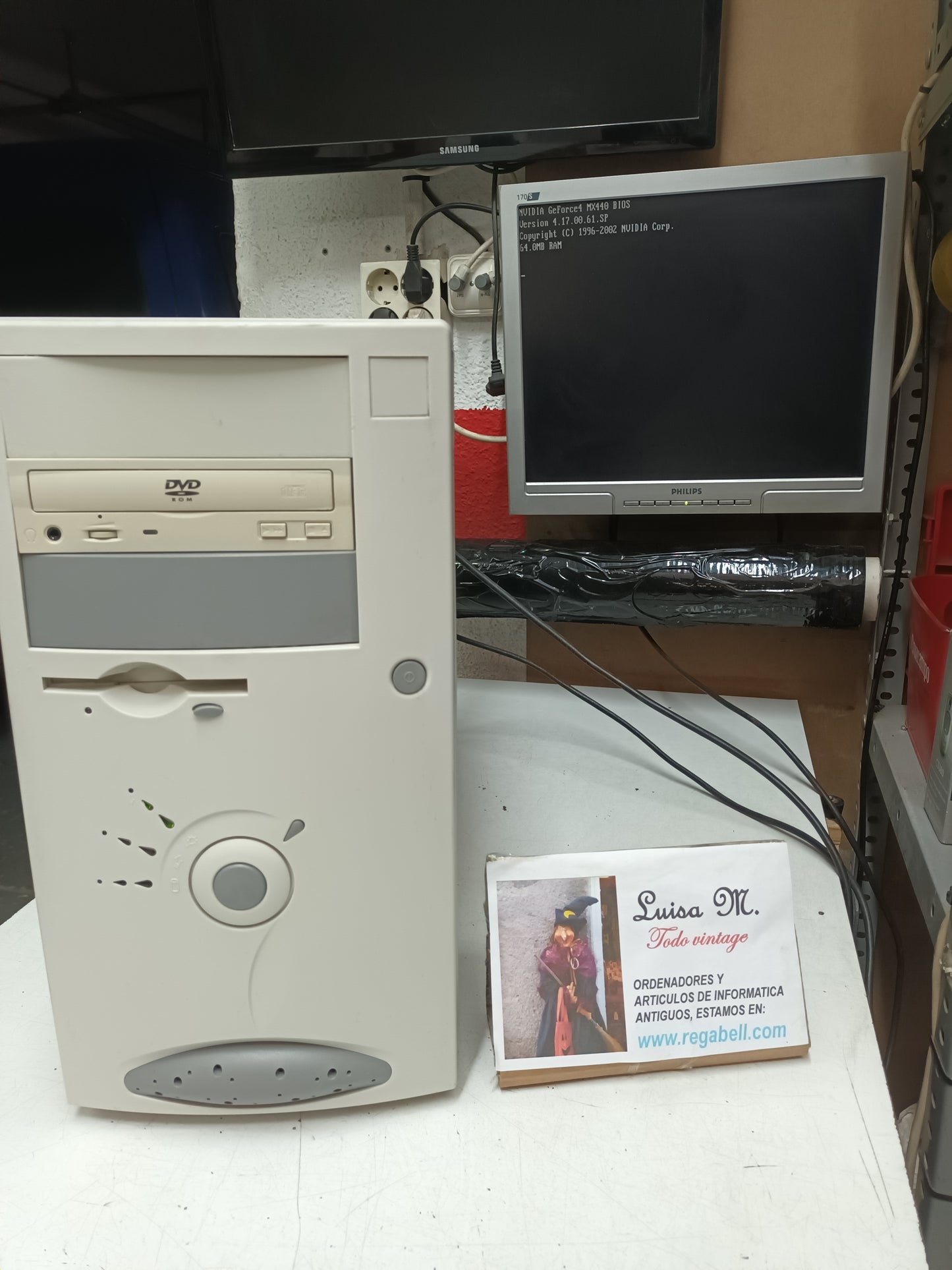 PC retro Pentium III 733MHz con Windows 98