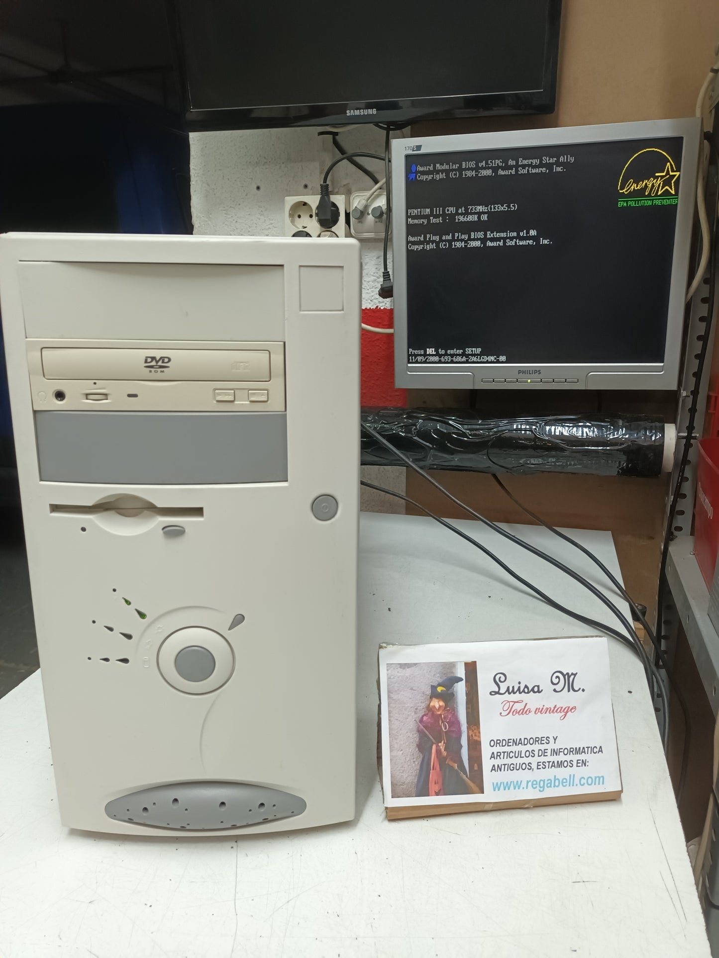 PC retro Pentium III 733MHz con Windows 98