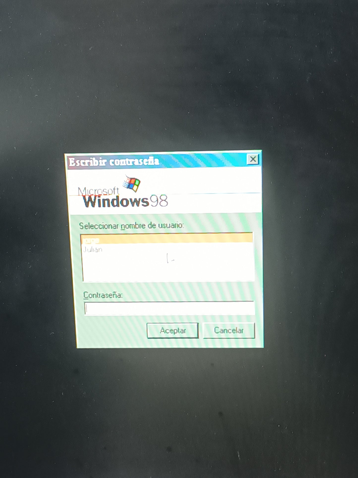 PC retro Pentium III 733MHz con Windows 98