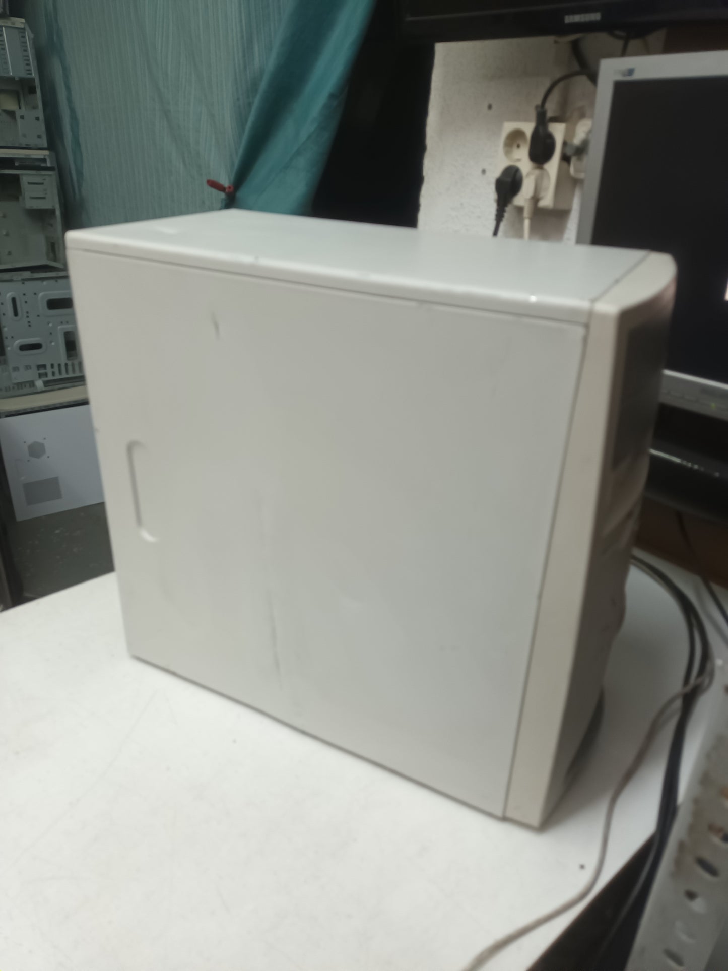 n-20, PENTIUM III, 800MHZ, y WINDOWS 98