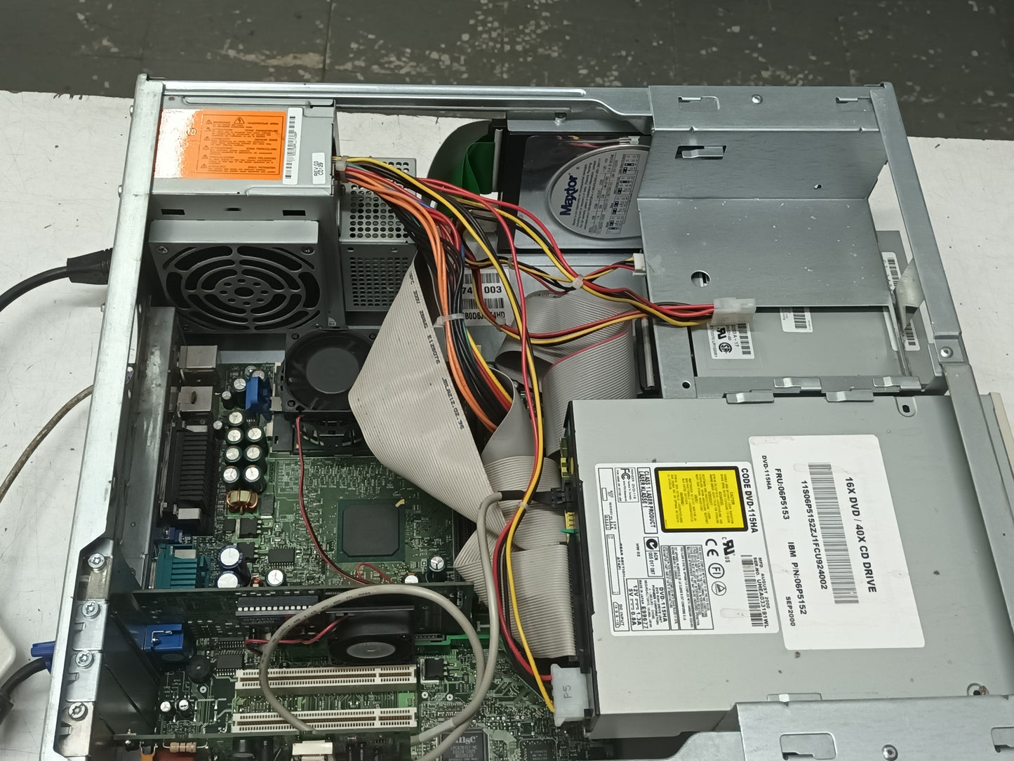 n-35 PC Retro Compaq Deskpro Pentium III 866MHz