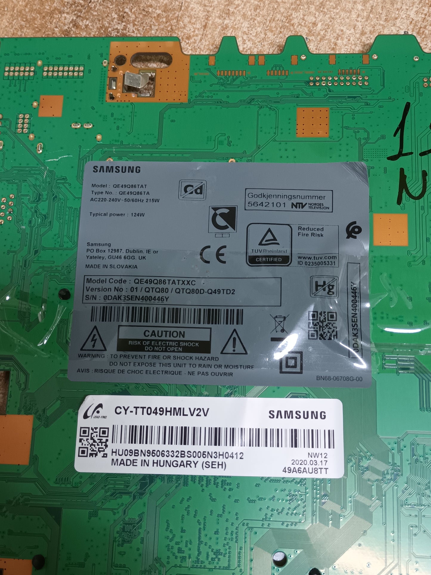 BN94-15273D, de SAMSUNG QE49Q86TAT, NUEVA