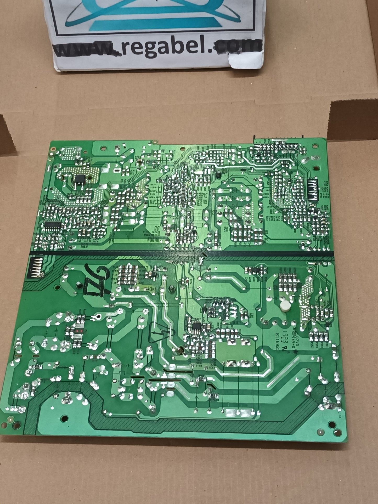 17IPS19-5P, de PHILIPS 32PFL3008H/12