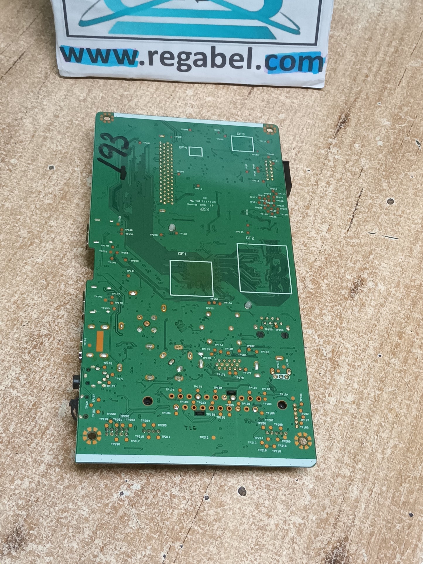 17MB130S, de Toshiba 55V5863DG