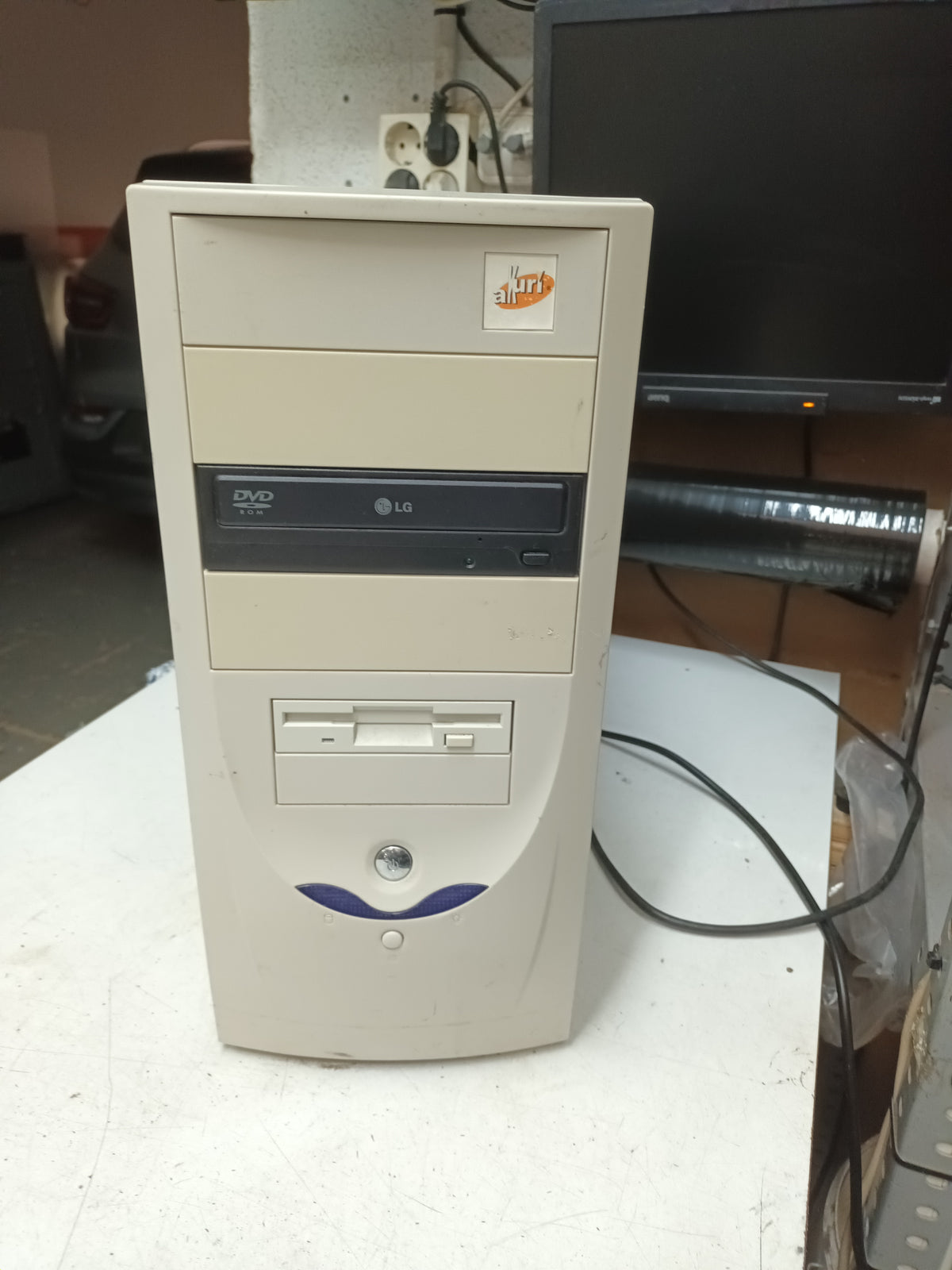 n-13, PC Retro, y Pentium 4, 2.66MHZ, con LUBUNTU
