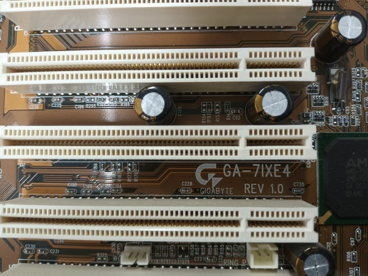 Gigabyte ga-7IXE4 Rev: 1.0, PLACA BASE, (PL-3)