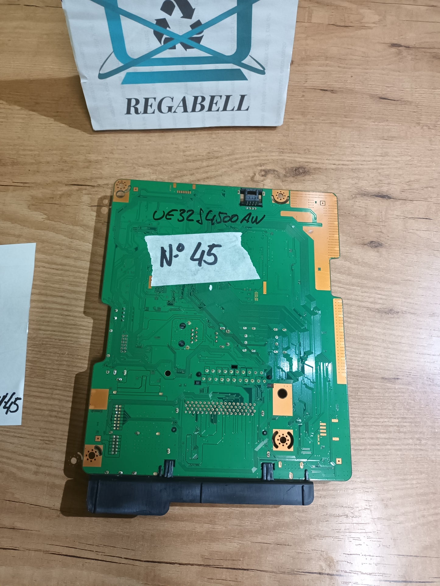 BN94-10475A, de Samsung UE32J4005AW