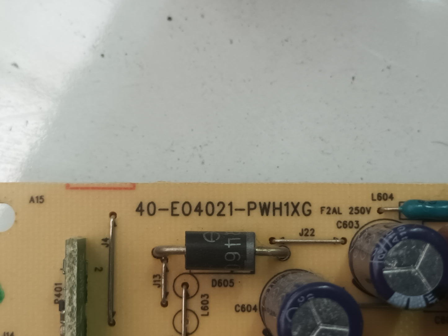 40-E04021-PWA1XG, de TCL 40E3003F