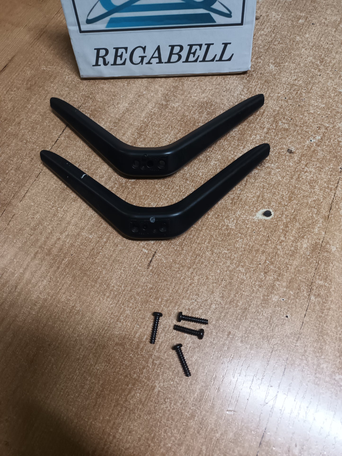 PIES DE TV STREAM SYSTENS BM32C1 , (ref.-22)