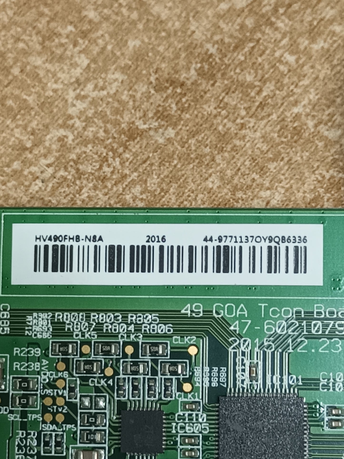 PLACA T-COM, 47-6021079 (ES NUEVA SIN USAR)  de televisión NEVIR NVR-7409-49HD-N,