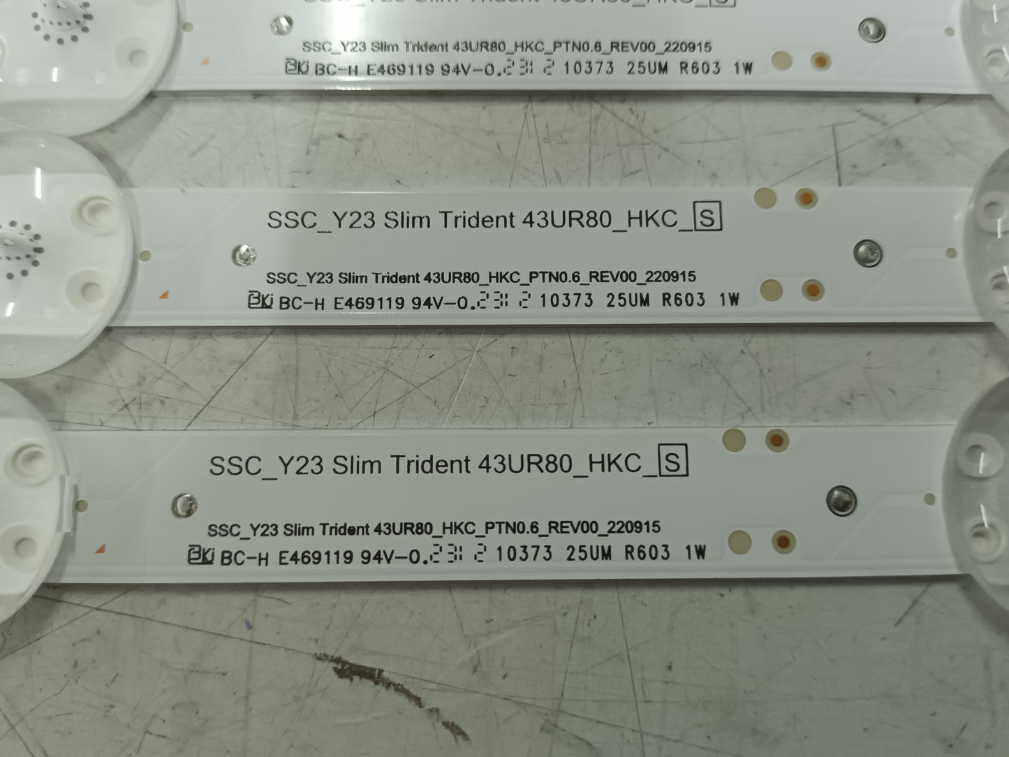 LG43UR78006LK, KIT TIRAS LED (ref,37)