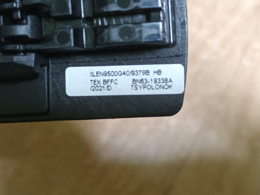 SOPORTE DE TV SAMSUNG UE50AU8005K
