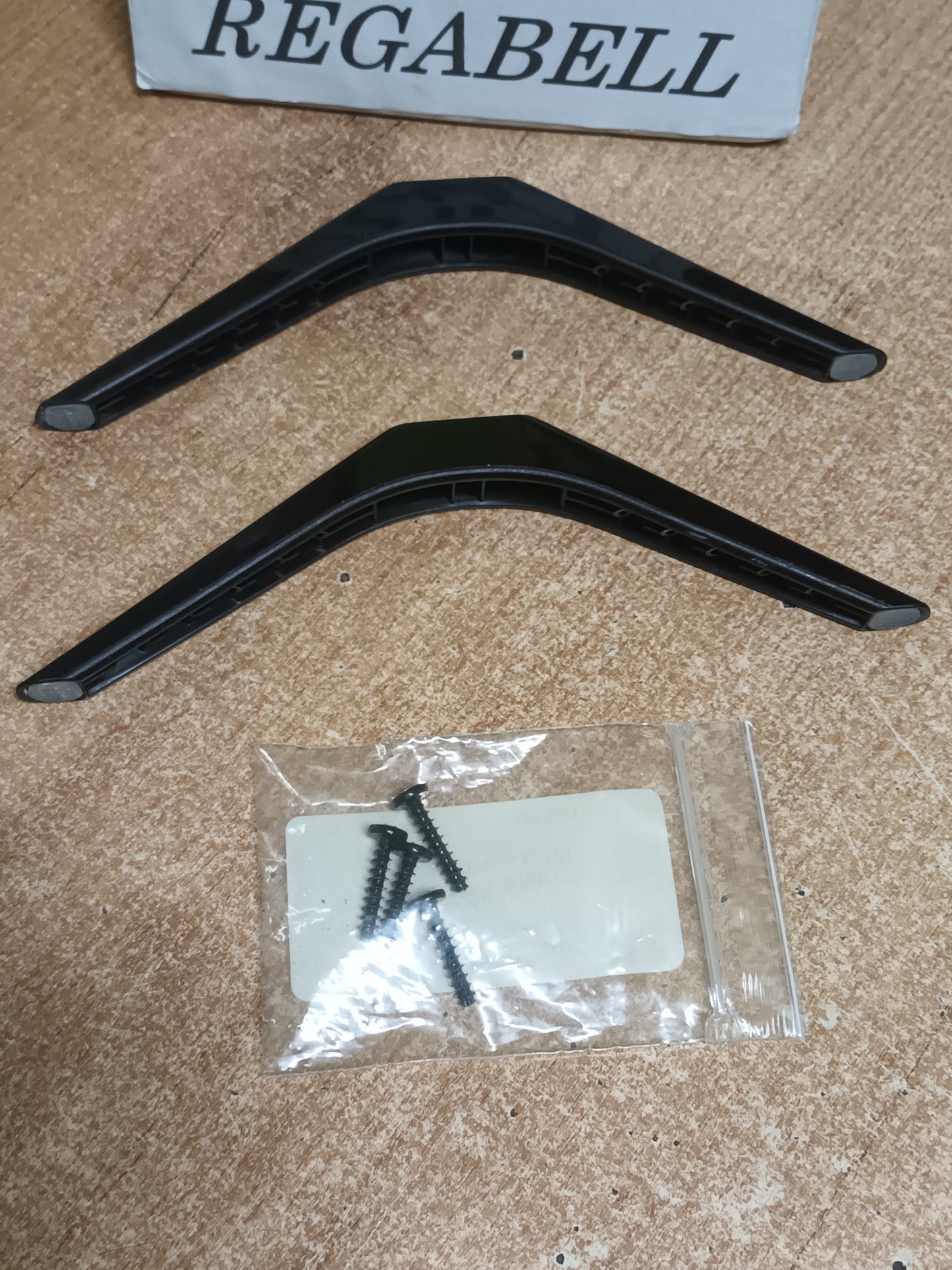 PIES DE TV TCL 32S5200