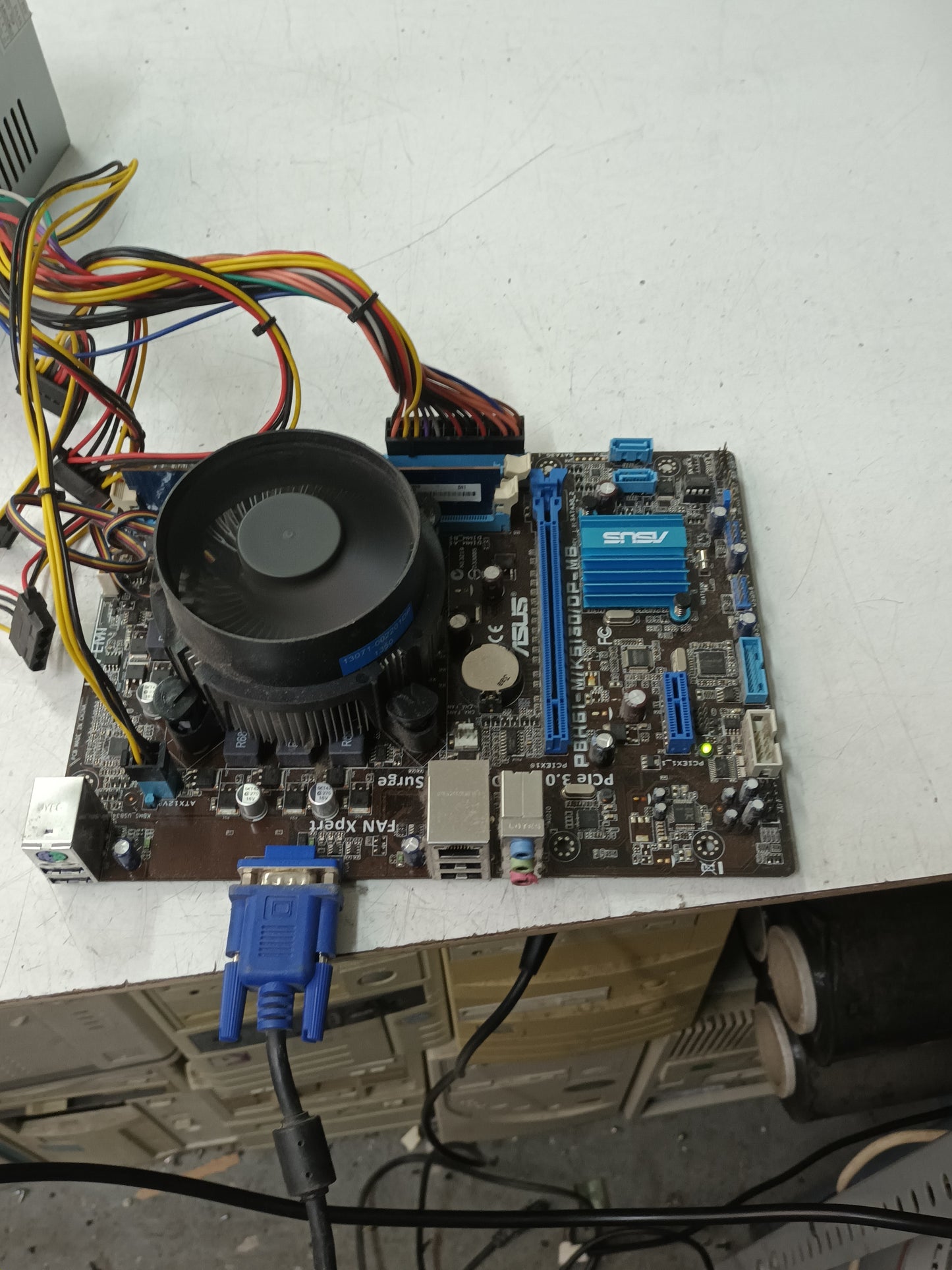 PLACA BASE ASUS P8H61-M, (PC-3)