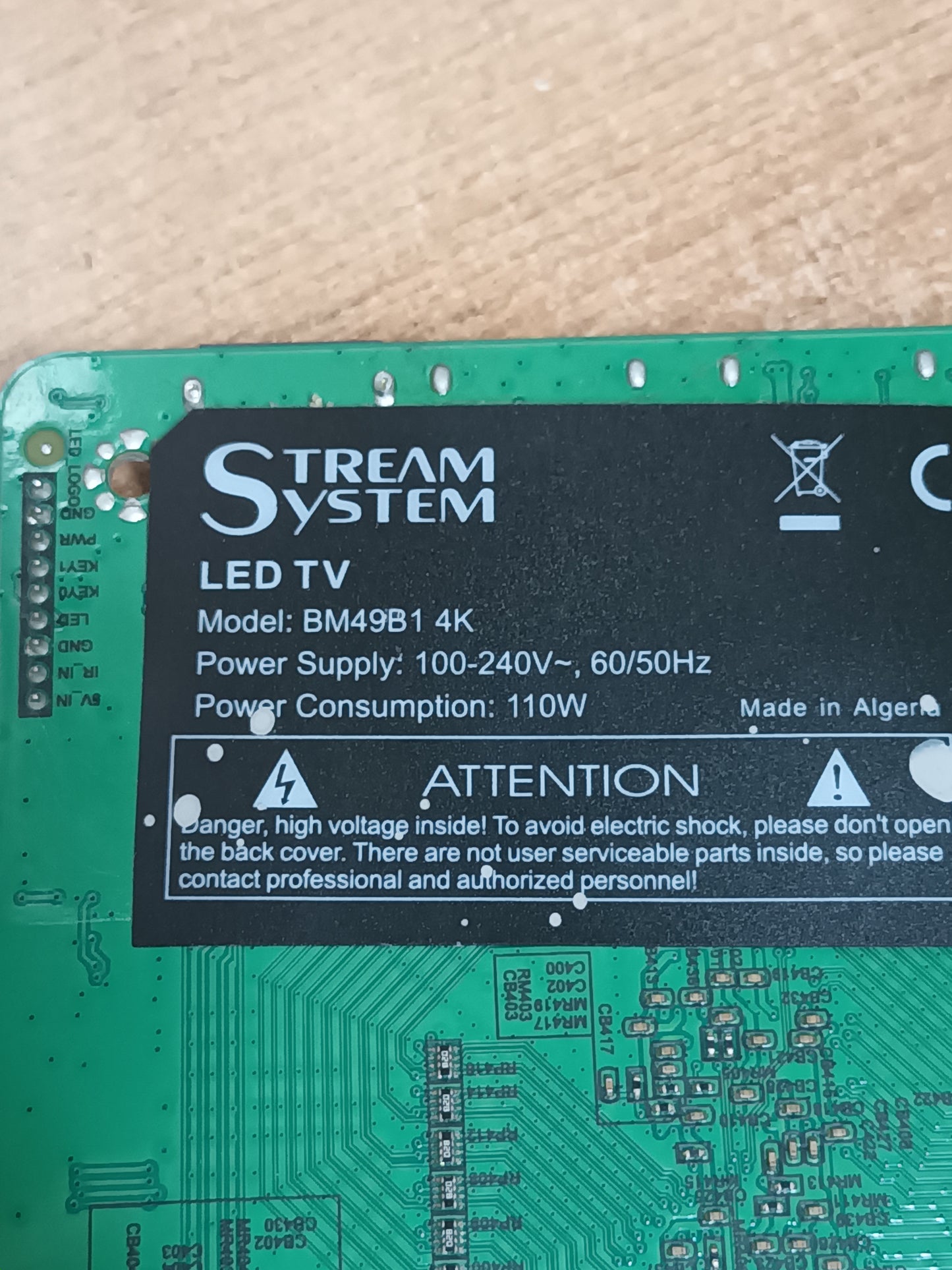 PIES DE TV STREAM SYSTEM BM49B1 4K, (P-81)