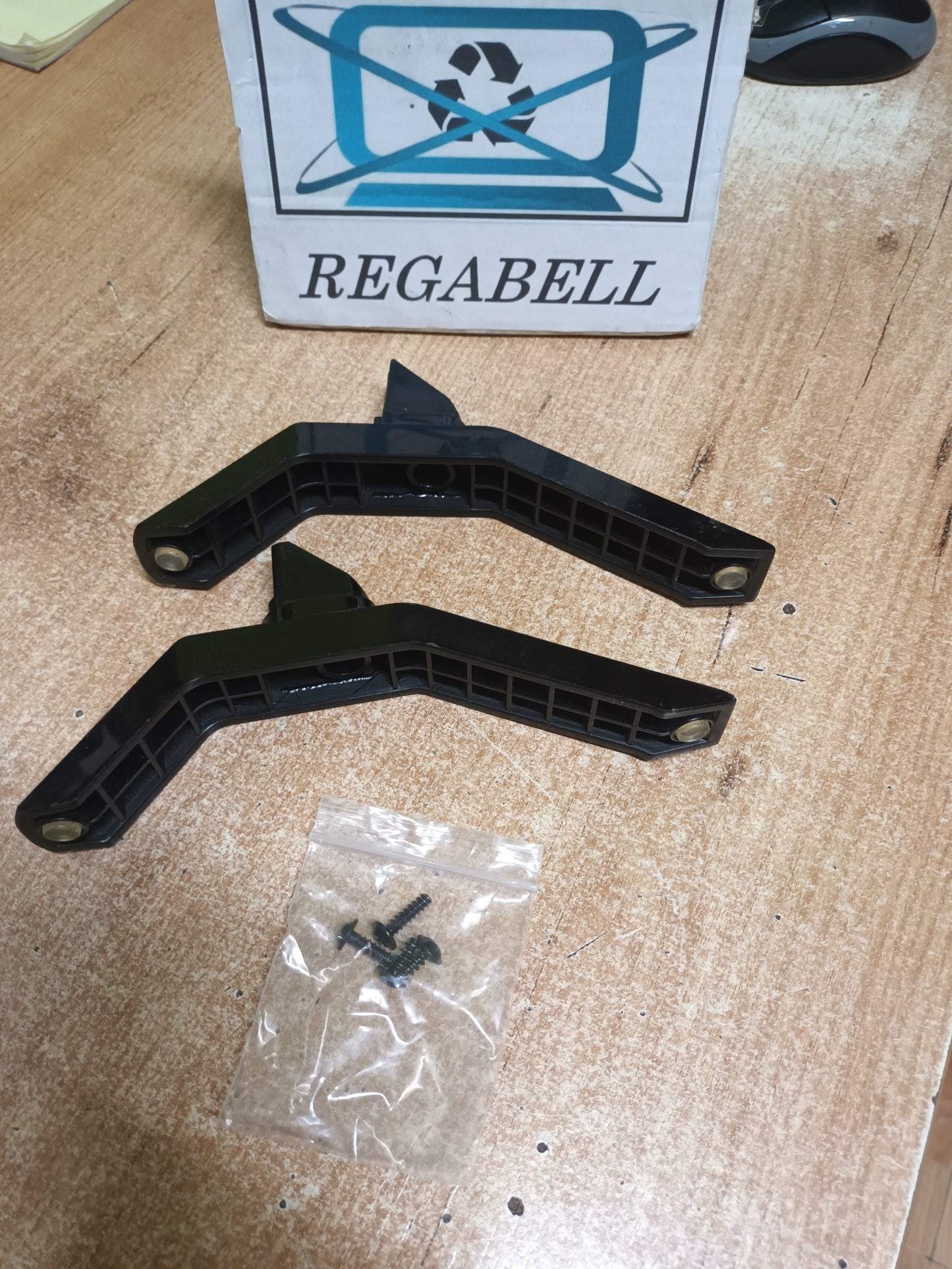 soporte de GRUNDIG 32VLE6730BP, (ref. 37)