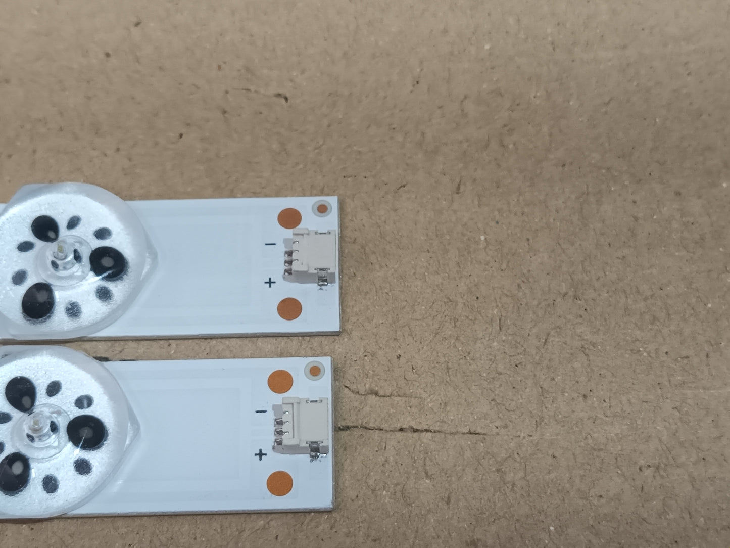 HISENSE H32N2100C, KIT TIRAS LED (ref,179)