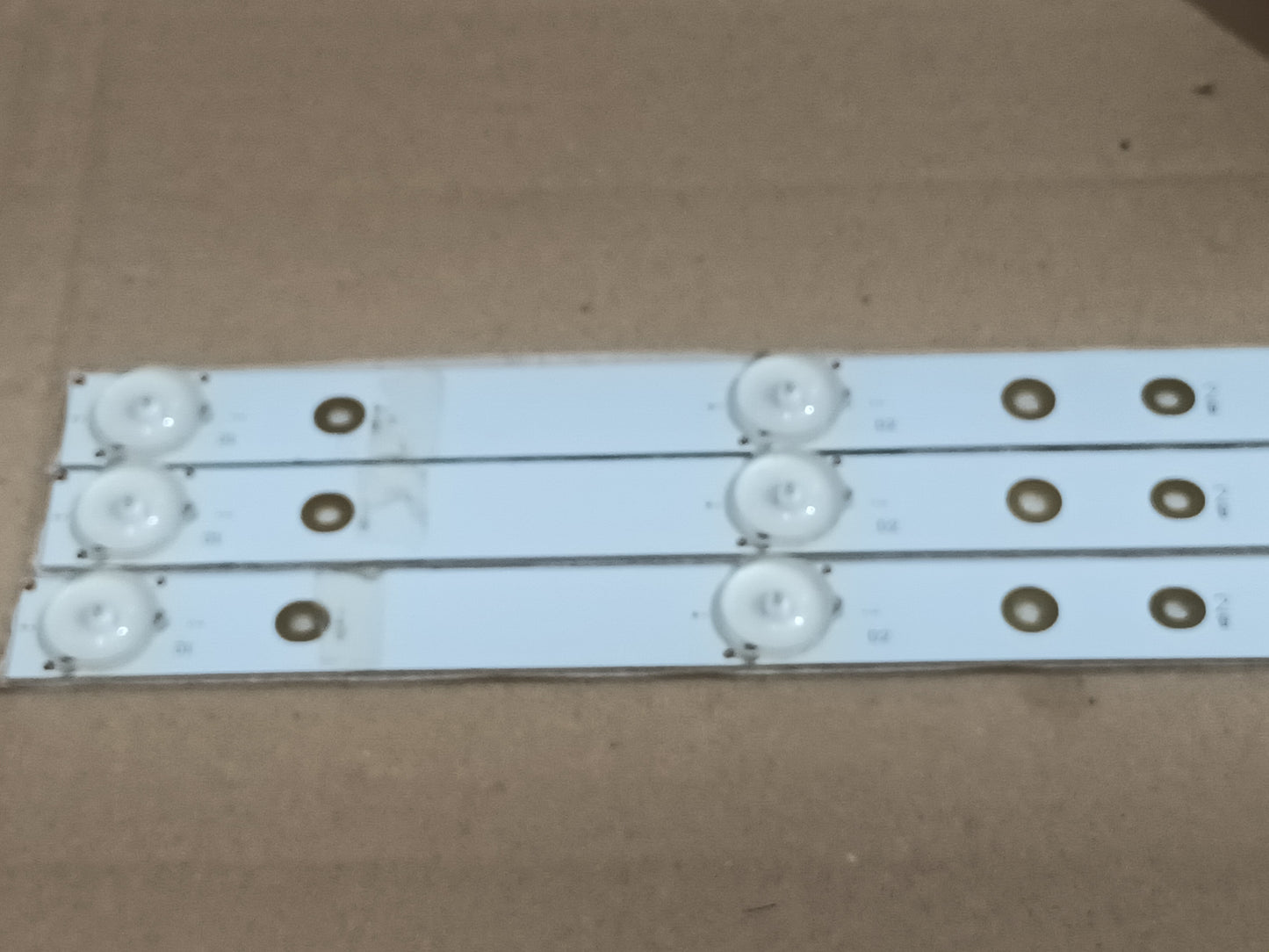 LG 28MT42VF-PZ, KIT TIRAS LED (ref,259)