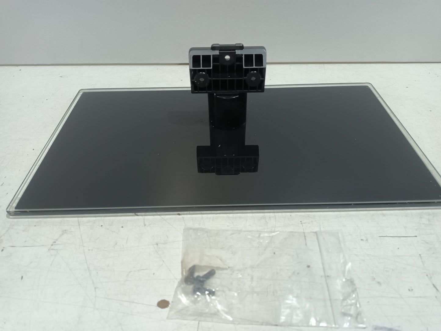 PEANA TV SCHNEDER YURA 3225PVR, (ref.-144)