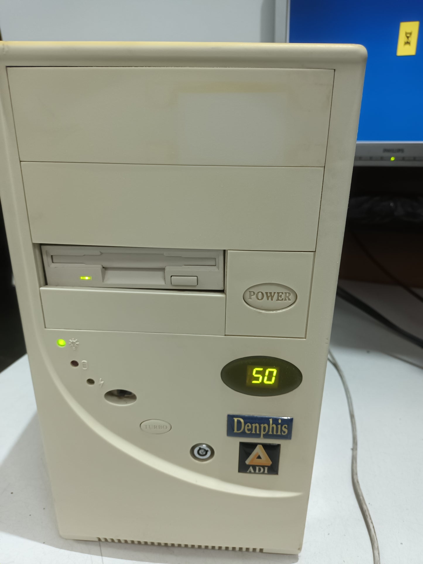 Pc retro, Pentium, caja at con display     (n-19)