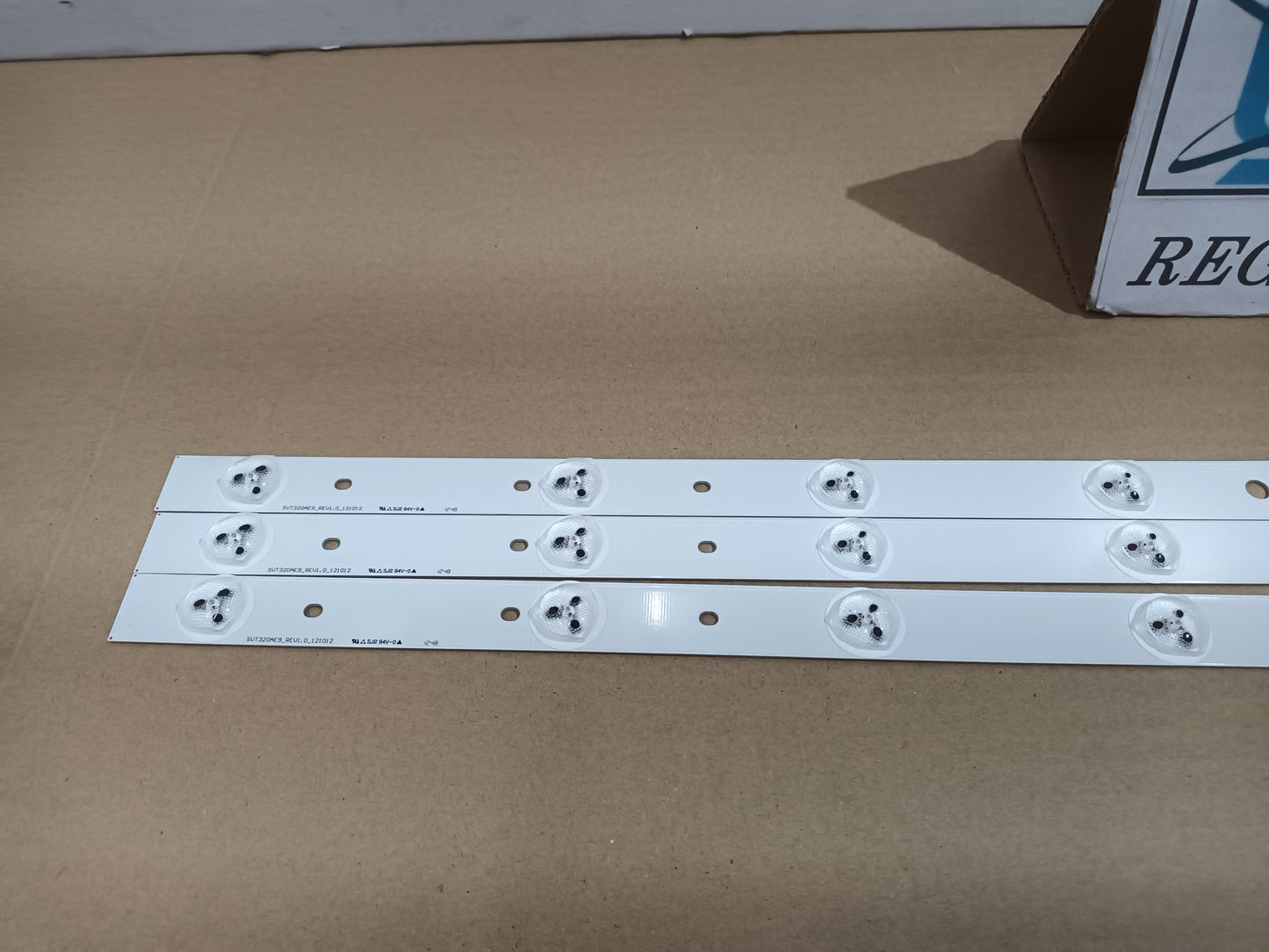 KIT 3 tiras de retroiluminación de TOSHIBA 32W2333D