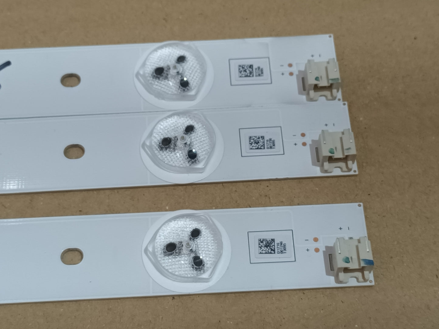 KIT 3 tiras de retroiluminación de TOSHIBA 32W2333D