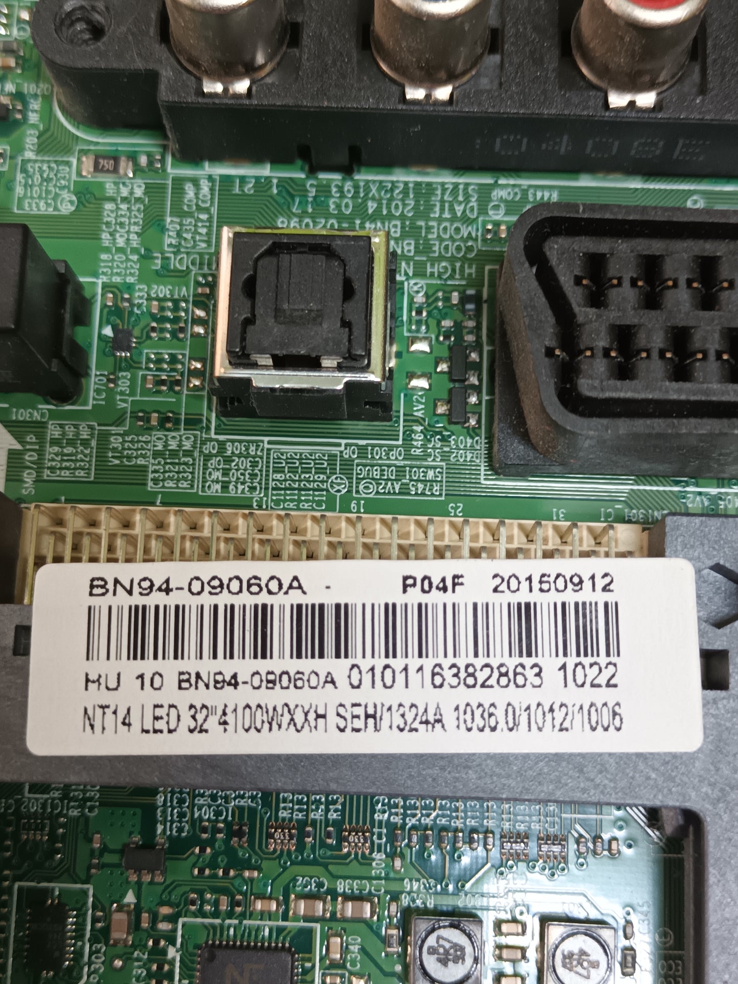 BN94-09060A, de SAMSUNG UE32J4100AW