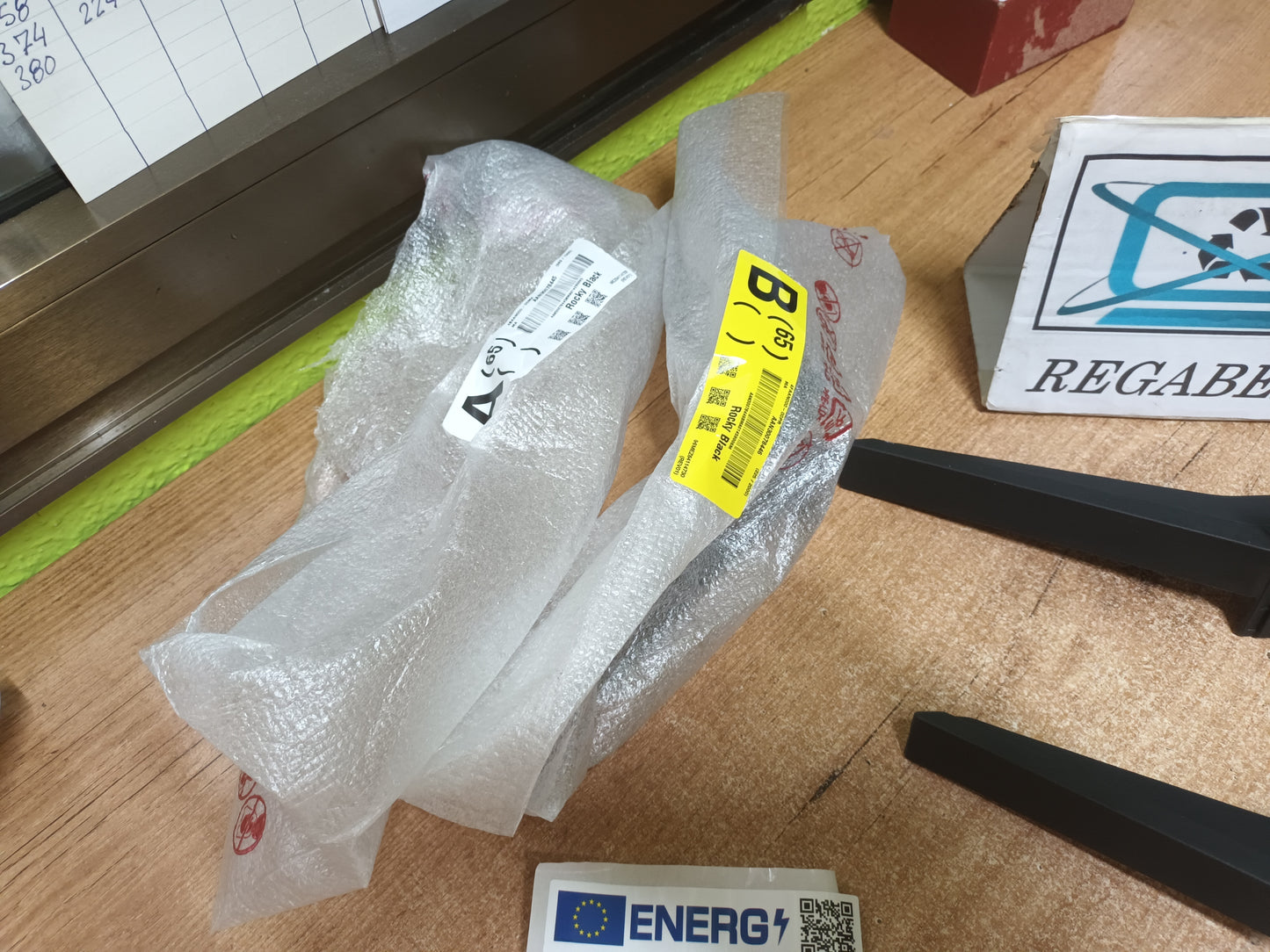 PIES TV LG65UR781COLK, (ref. 163) NUEVOS