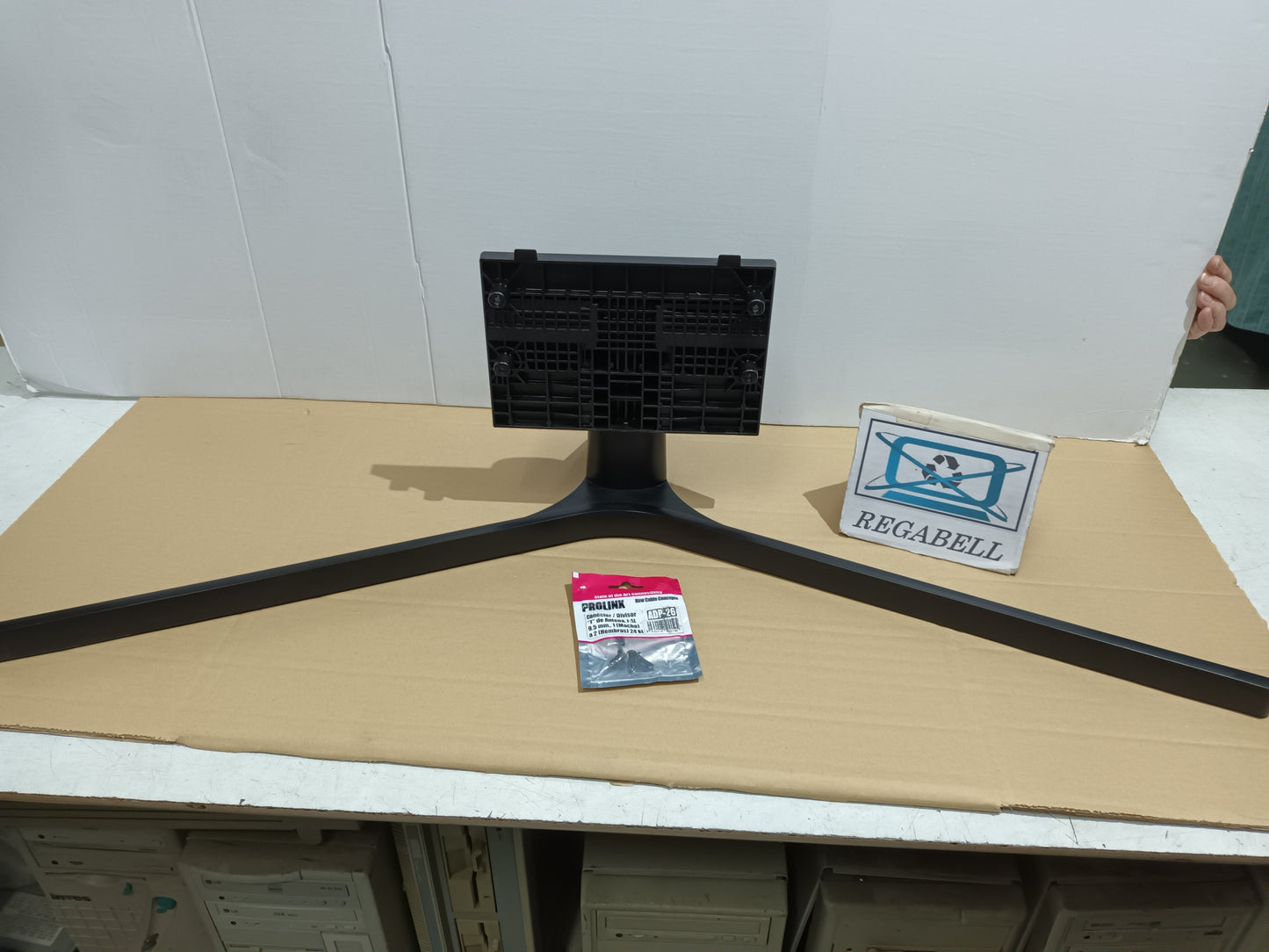 soporte, peana de SAMSUNG UE65NU7405U
