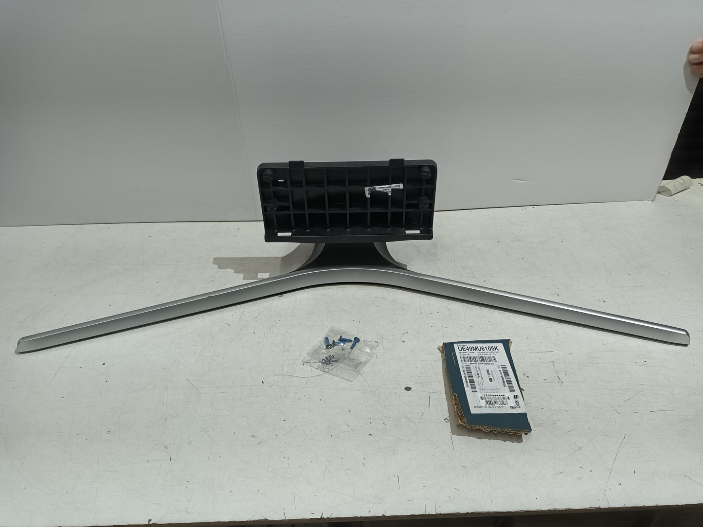 SOPORTE TV SAMSUNG UE49MU6105K, NUEVO, (ref.185)