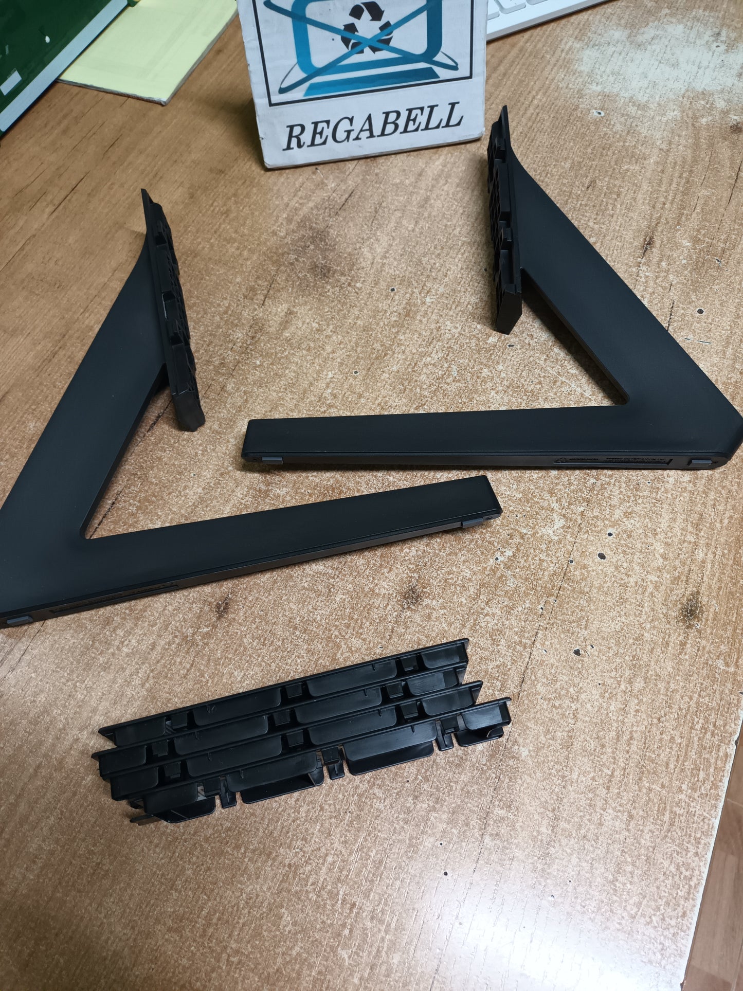 PIES DE TV SAMSUNG TQ65S85DAE, NUEVOS (ref-213)