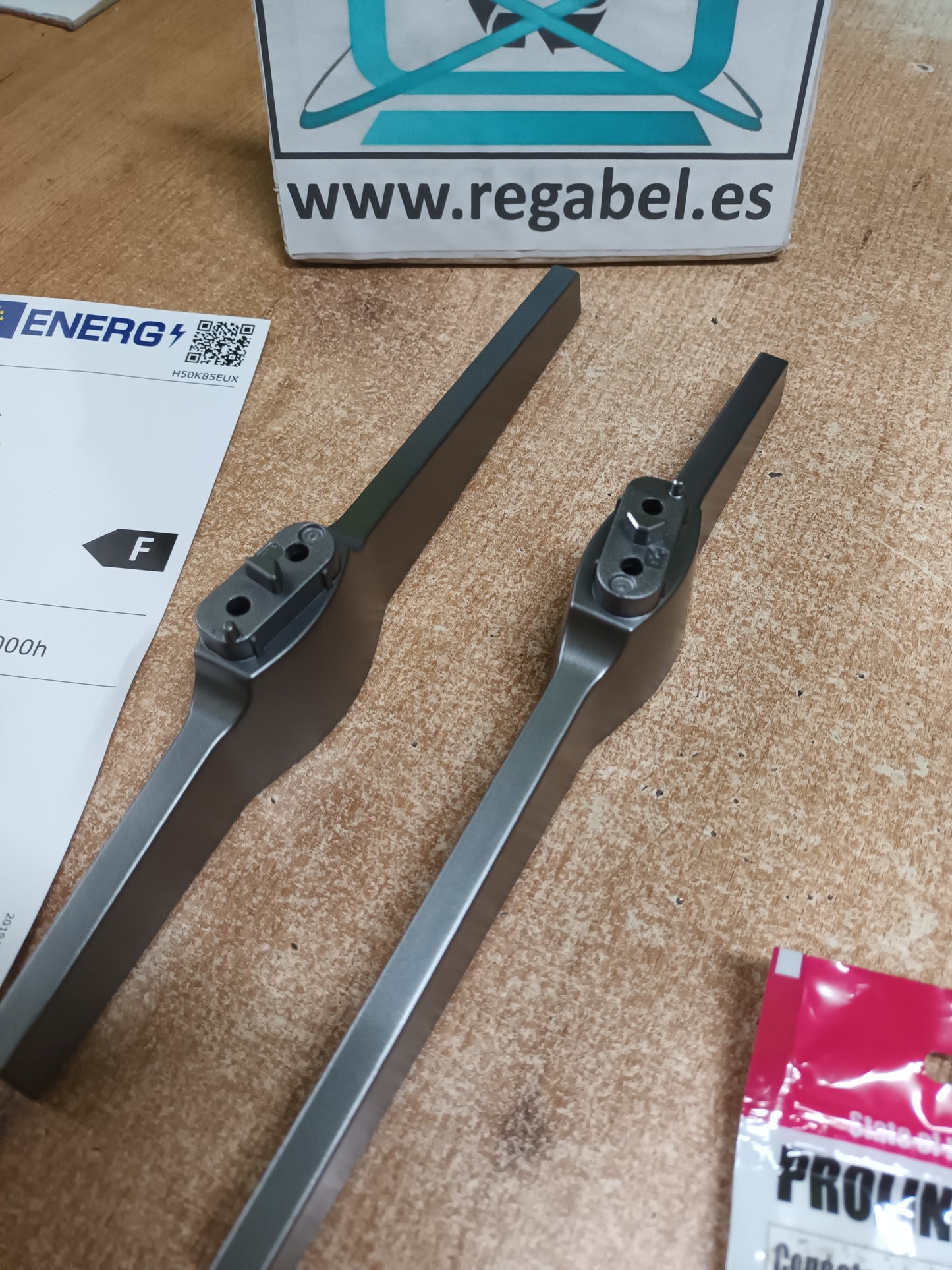 PIE, SOPORTE DE TV HAIER H50K85EUX, NUEVO (ref-223