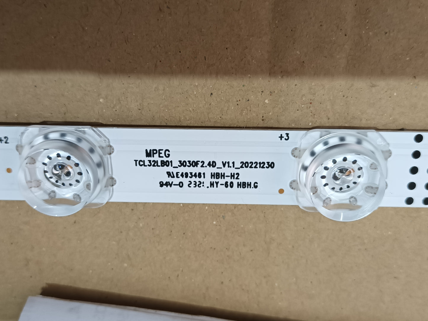 TCL 32SF540, KIT 1 TIRA LED (ref,352)