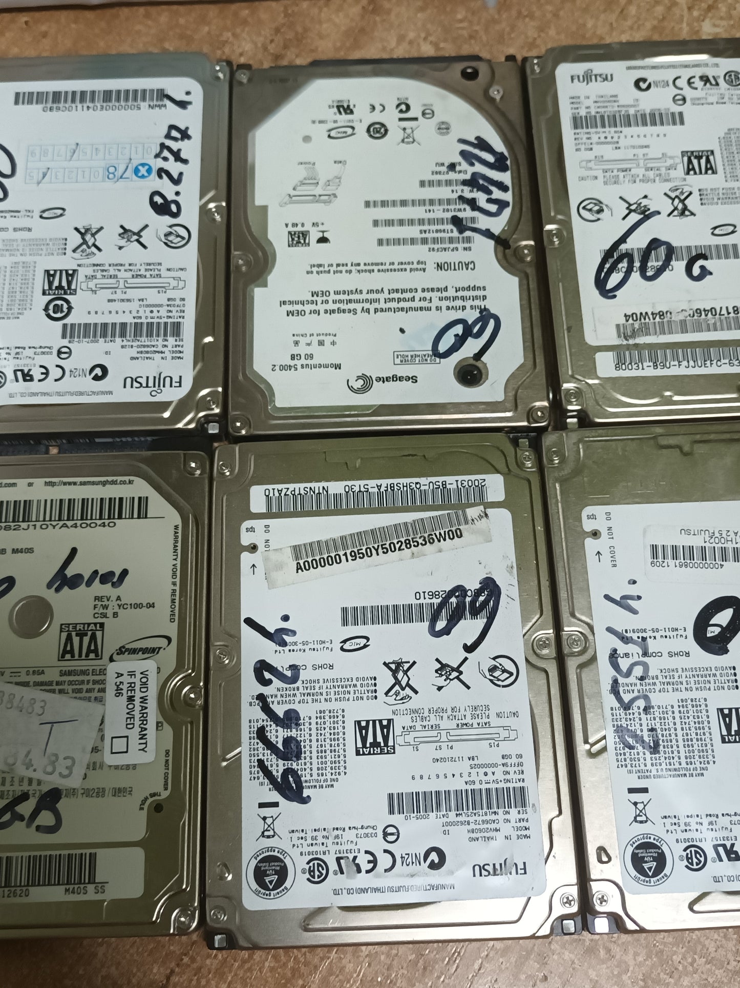 8 discos duros HDD 2.5" 60GB y 80GB