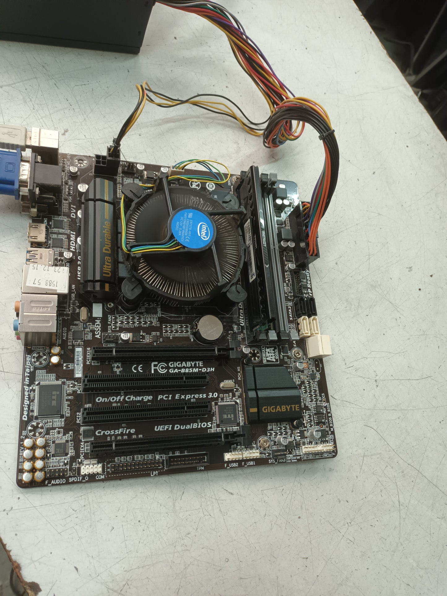 Placa base Gigabyte GA-B85M-D3H, (ref-8)