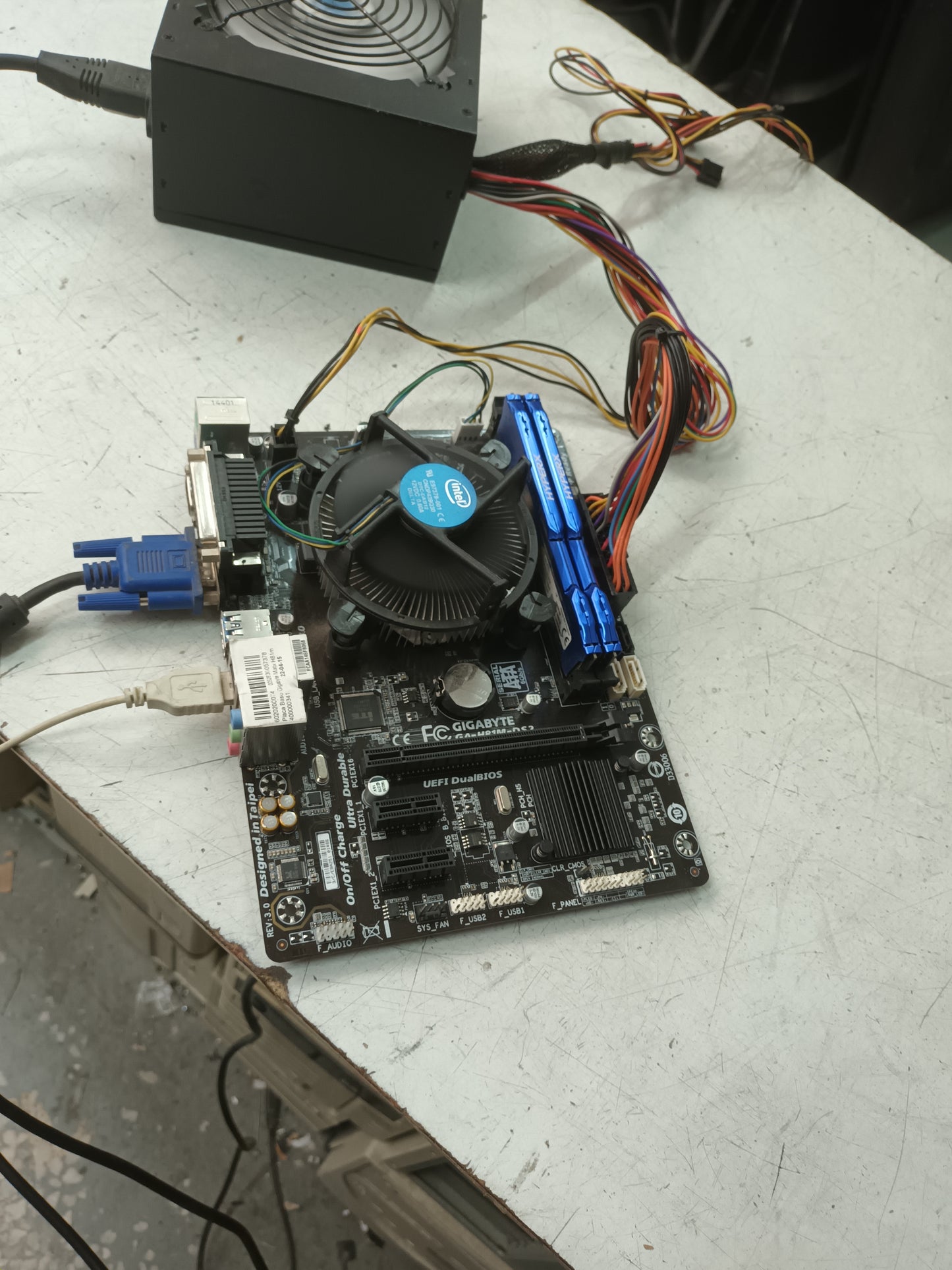 Placa base Gigabyte GA-H81M-DS2, (ref-10)