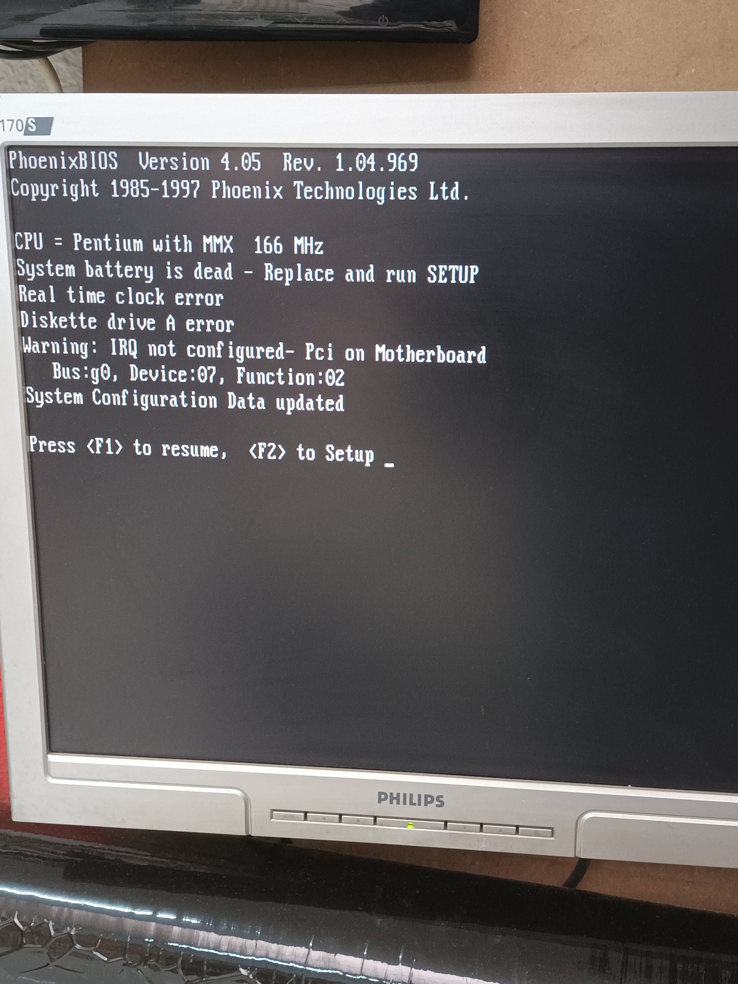 Placa base con Intel Pentium mmx 166MHz