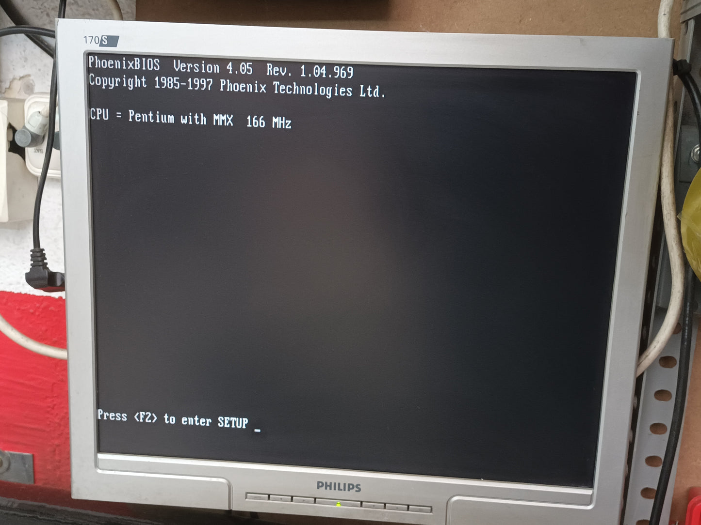 Placa base con Intel Pentium mmx 166MHz