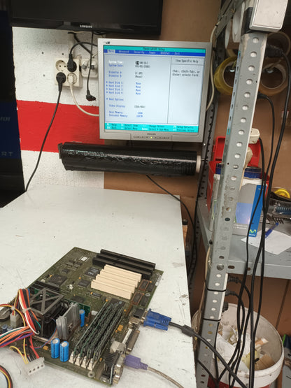Placa base con Intel Pentium mmx 166MHz