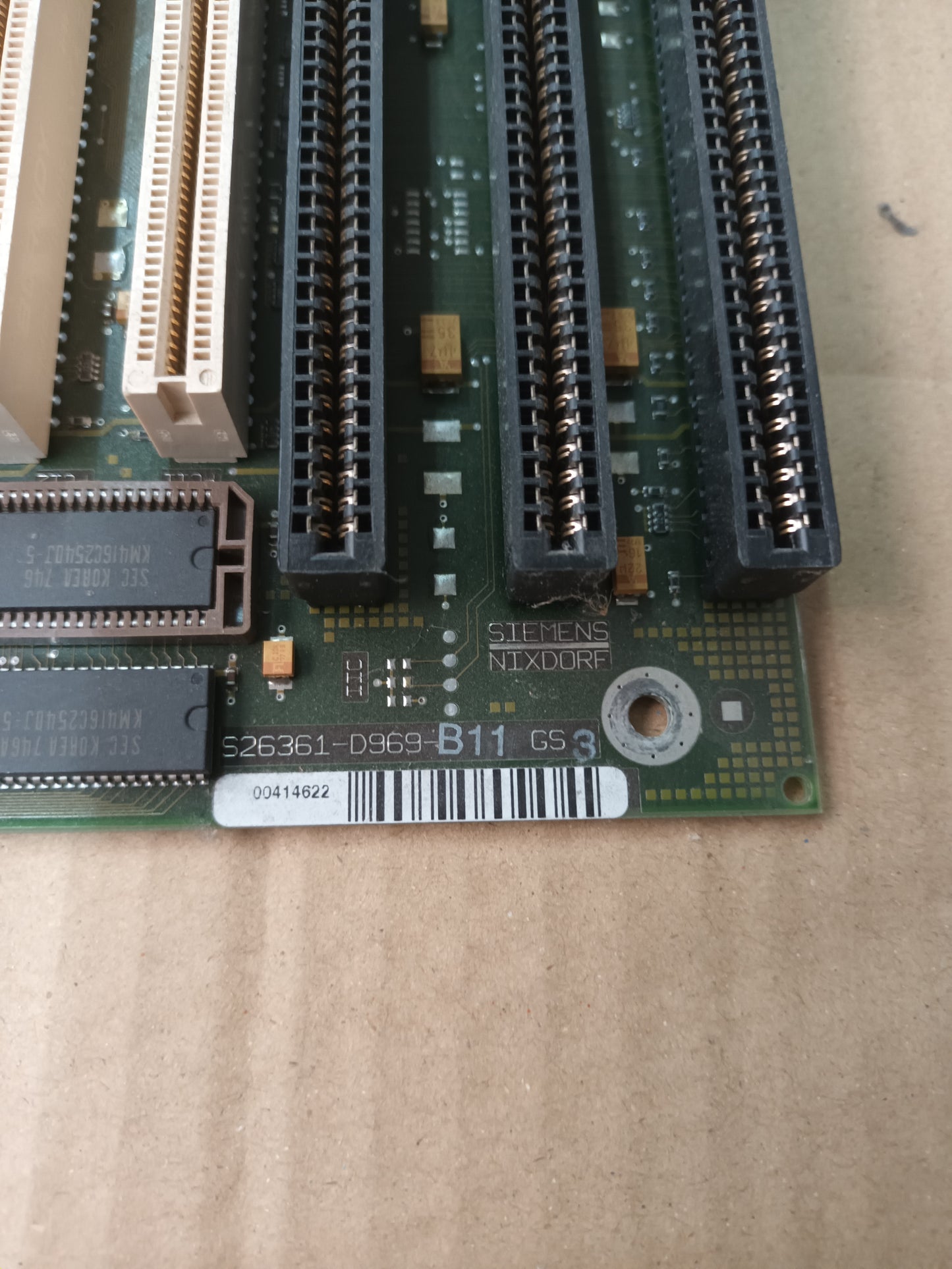 Placa base con Intel Pentium mmx 166MHz