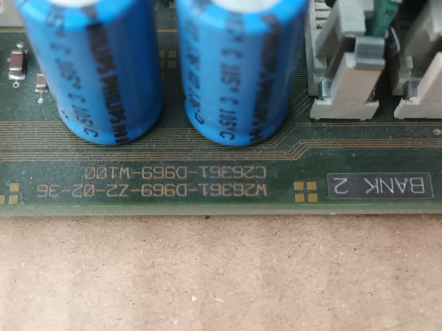 Placa base con Intel Pentium mmx 166MHz