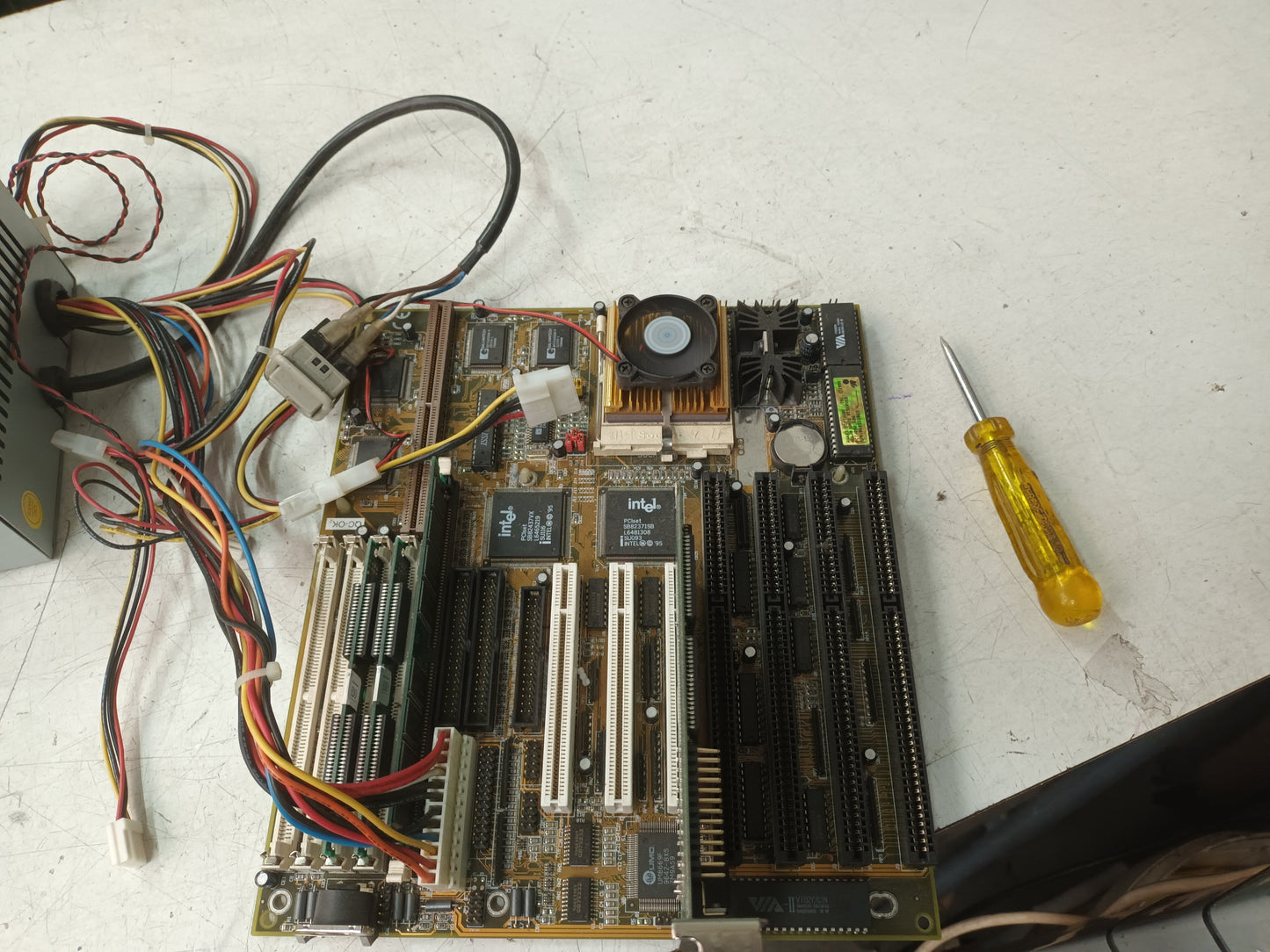 Placa base, + Pentium S 166MHz